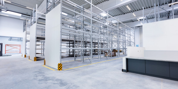 Reformas Integrales de Naves Industriales Sils · Diseño e Instalación de Áreas de Producción, Almacén y Oficinas