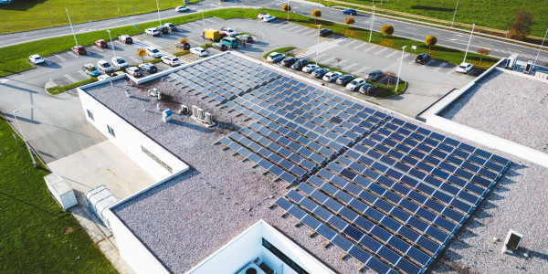 Reformas Integrales de Naves Industriales Sils · Instalación de Energías Renovables