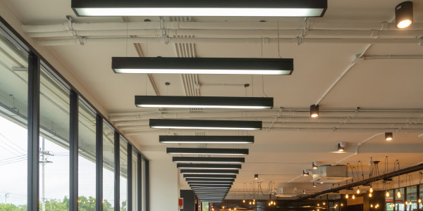 Reformas Integrales de Oficinas y Despachos la Vall de Bianya · Diseño e Instalación de Iluminación LED Eficiente
