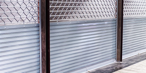 Reformas Integrales de Tiendas y Locales  Comerciales Cruïlles, Monells i Sant Sadurní de l'Heura · Instalación de  Ventanas y Persianas Comerciales