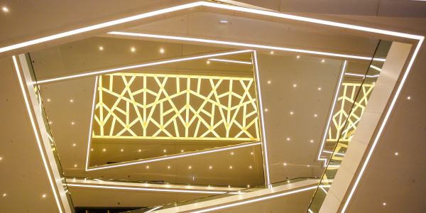 Reformas Integrales de Tiendas y Locales  Comerciales Camós · Diseño e Instalación de Iluminación LED Eficiente