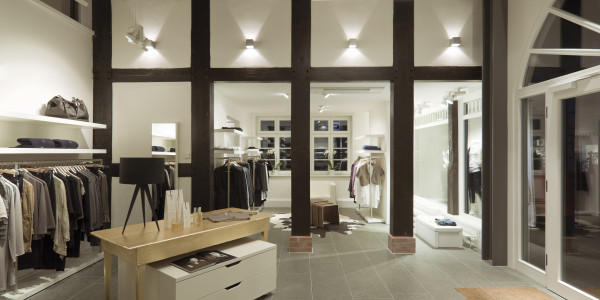 Reformas Integrales de Tiendas y Locales  Comerciales Camós · Diseño y Planificación de Espacios Comerciales
